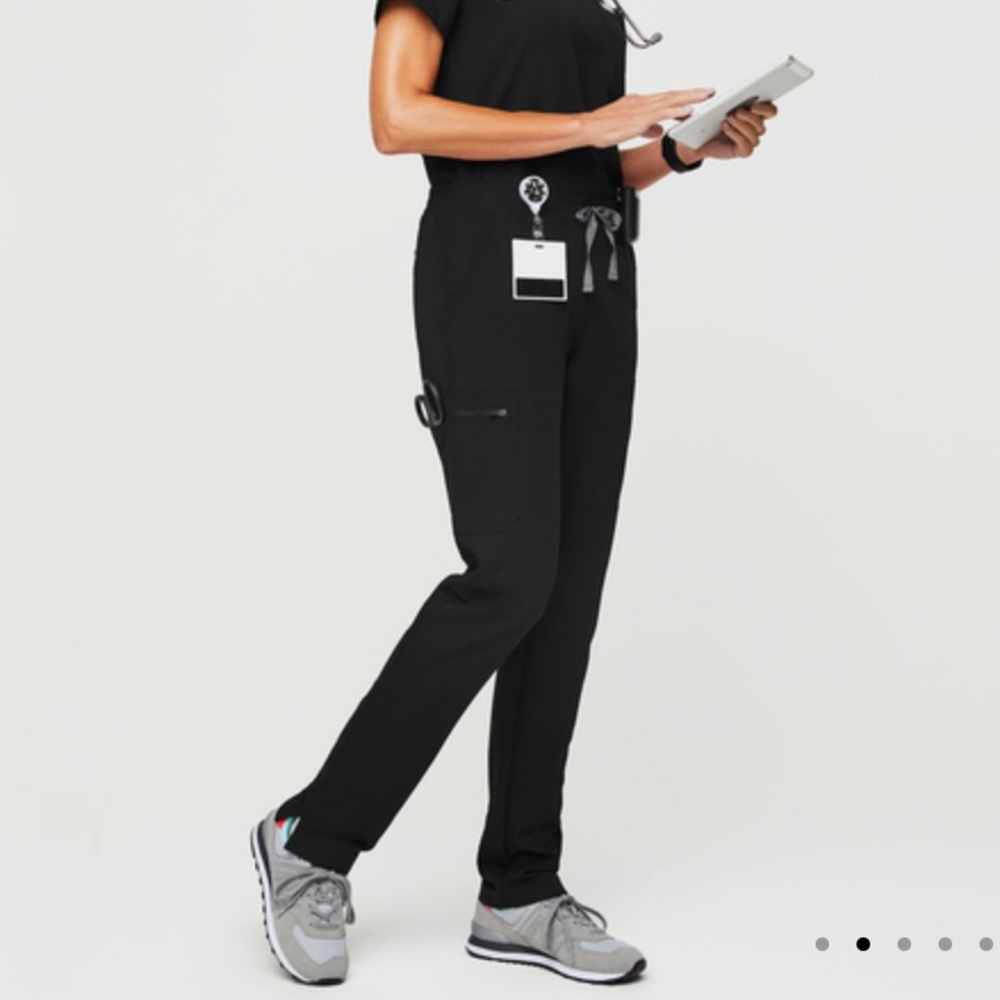 Yola Figs Scrub Pants - XS/Tall - Black